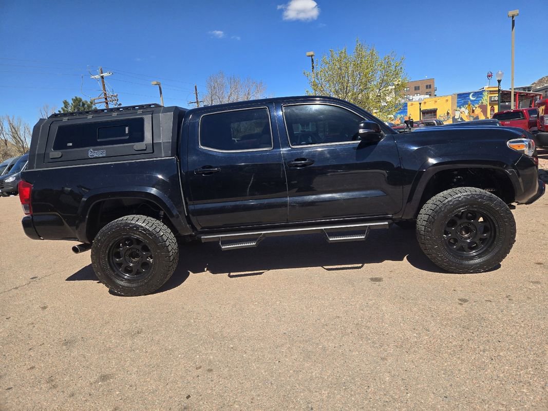 Used 2018 Toyota Tacoma TRD Sport w/ Technology Package AWD/4WD image 24
