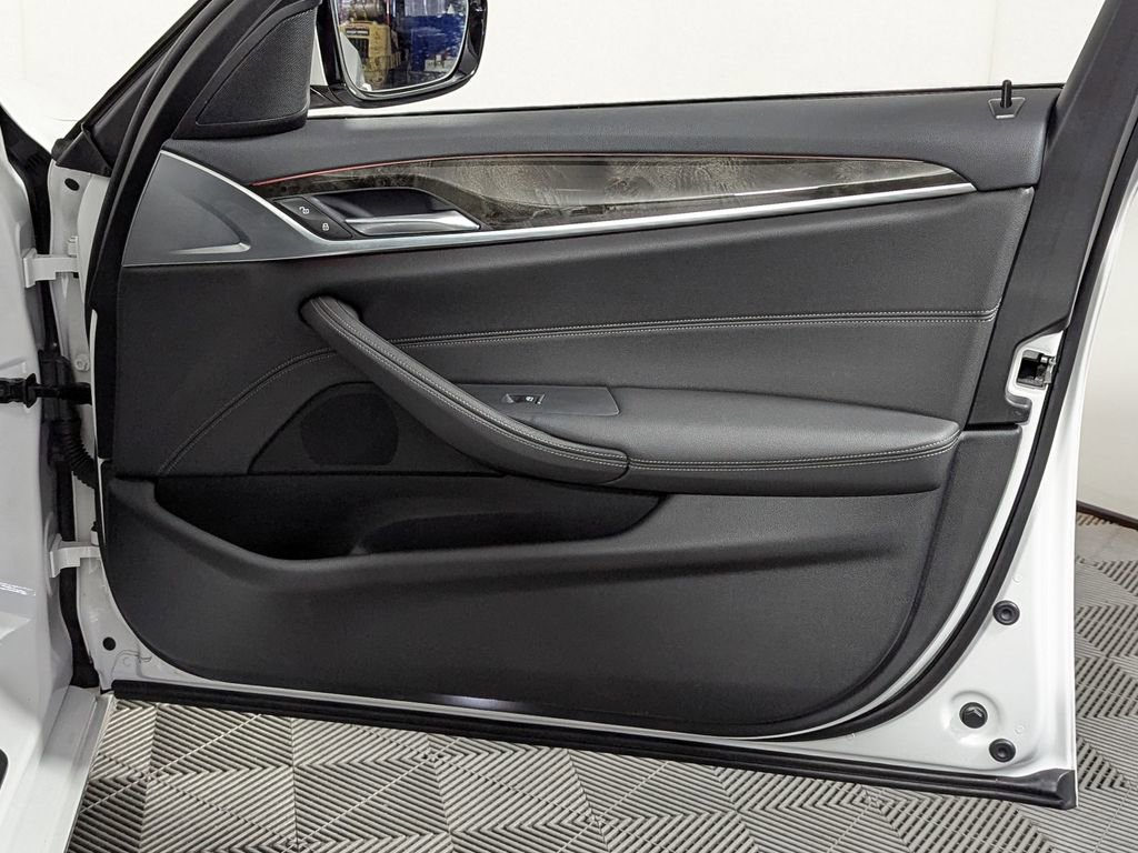 Used 2021 BMW 530i xDrive w/ Convenience Package image 28