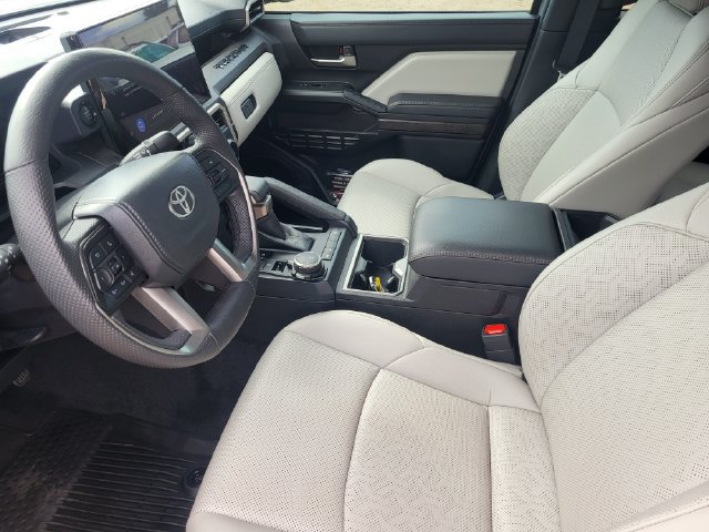 Used 2024 Toyota Tacoma Limited w/ Limited Package (LT) AWD/4WD image 11