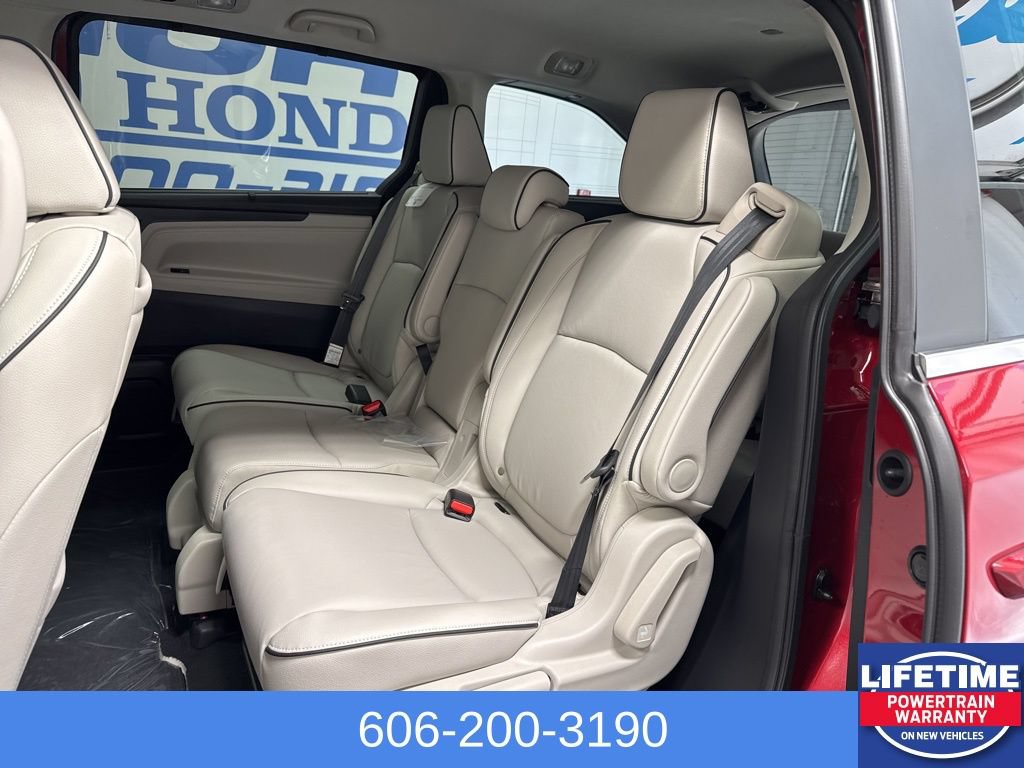 New 2026 Honda Odyssey Touring image 14