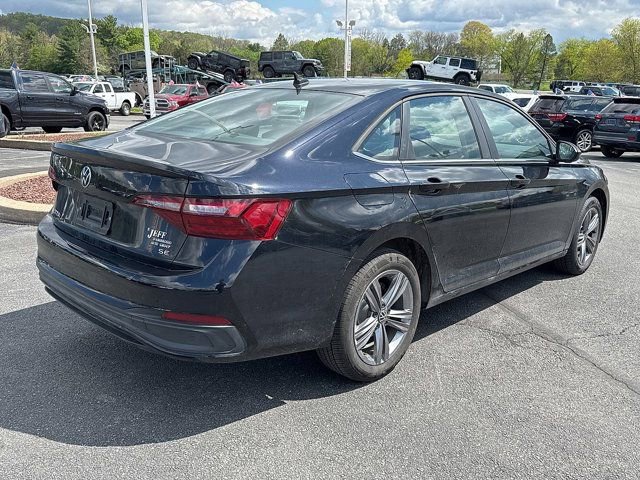 Certified 2023 Volkswagen Jetta SE FWD image 8