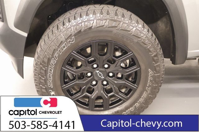 Used 2024 Chevrolet Colorado Trail Boss w/ Advanced Trailering Package AWD/4WD image 9