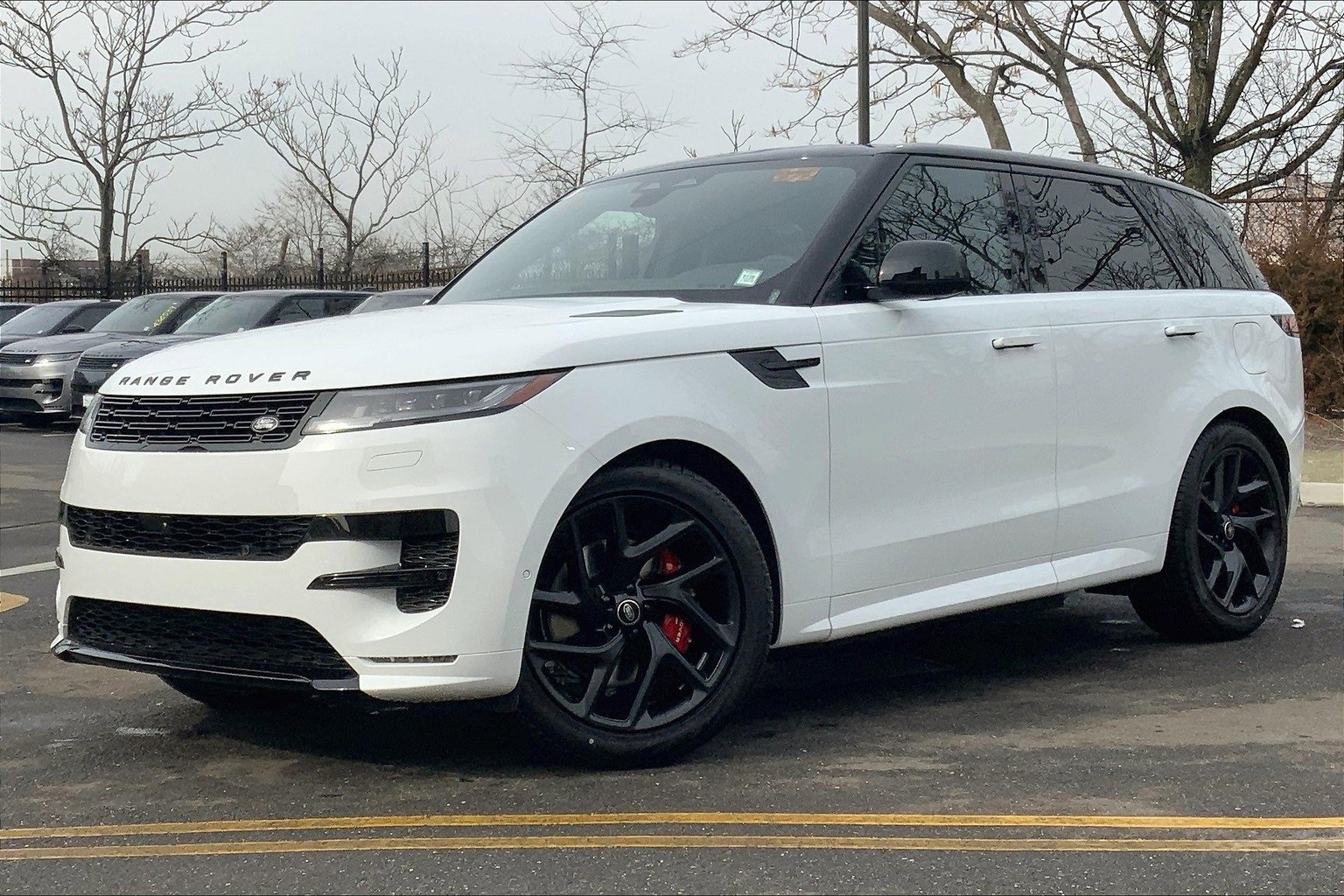 New 2025 Land Rover Range Rover Sport Dynamic SE