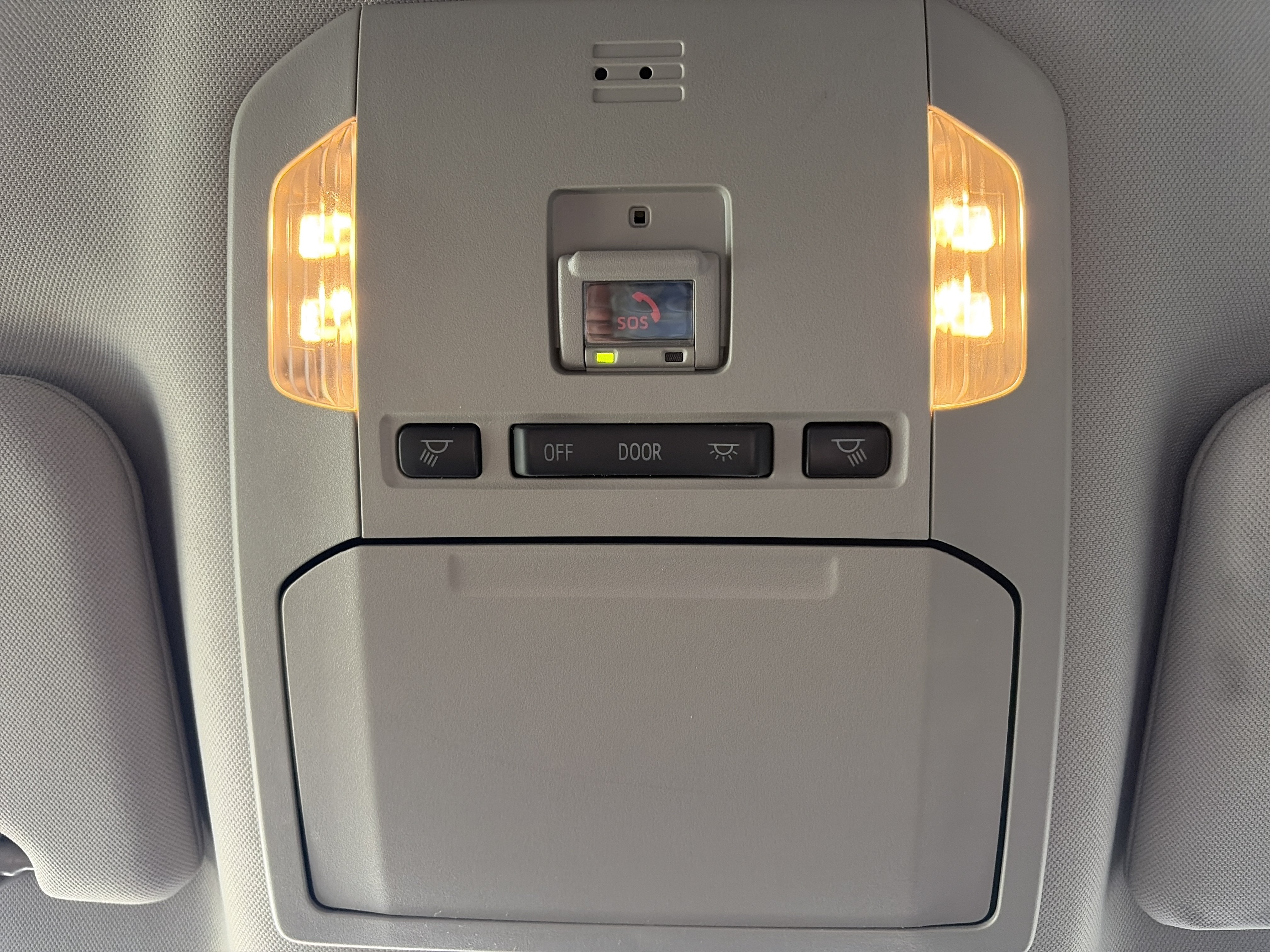 Used 2023 Toyota Highlander L FWD image 25