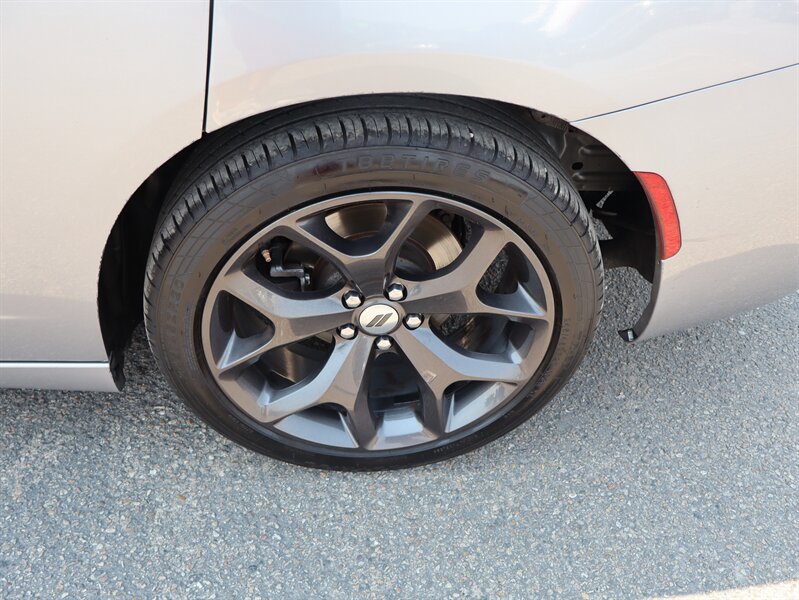 Used 2017 Dodge Charger SXT w/ Plus Group RWD image 25