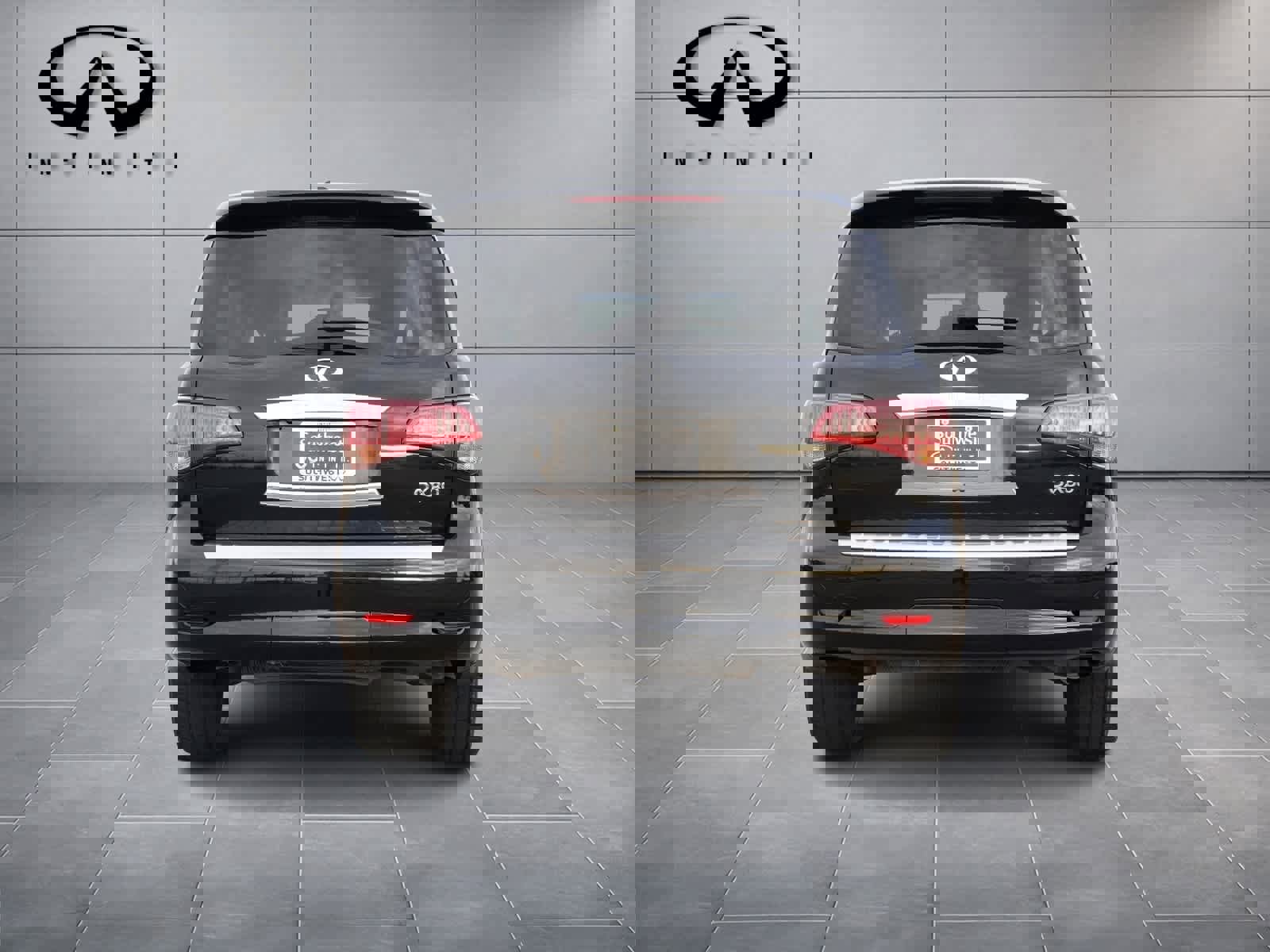 Used 2016 INFINITI QX80 2WD w/ Driver's Assistance Package image 6