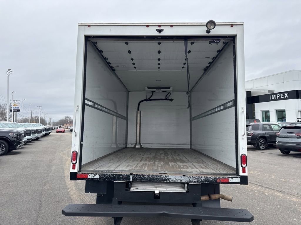 Used 2024 Chevrolet Express 3500 w/ Power Convenience Package RWD image 21