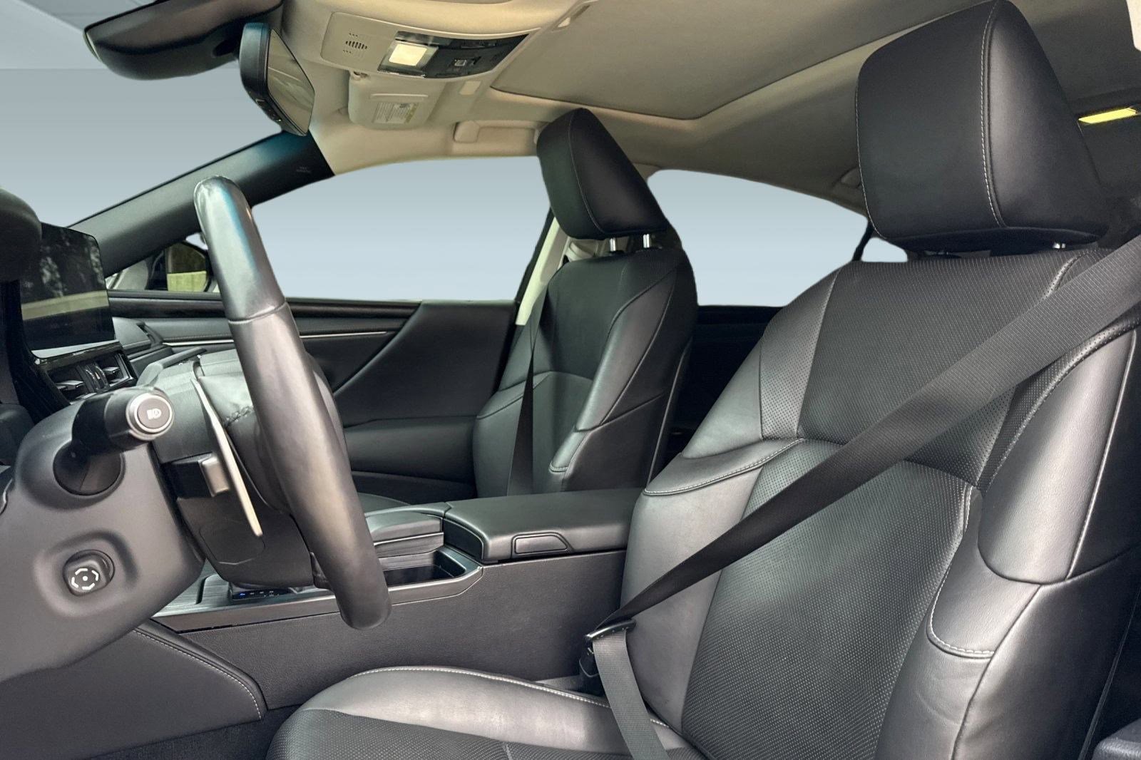 Used 2022 Lexus ES 300h w/ Premium Package image 20