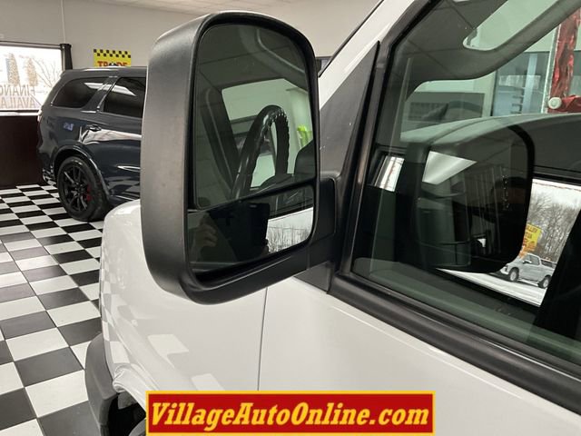 Used 2018 Chevrolet Express 2500 w/ Driver Convenience Package image 12