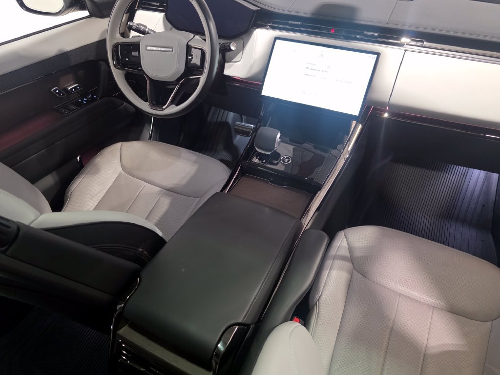 Certified 2024 Land Rover Range Rover Sport Dynamic SE AWD/4WD image 16