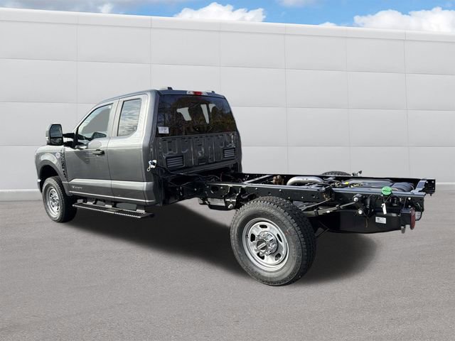 New 2026 Ford F350 XL w/ XL Chrome Package image 3