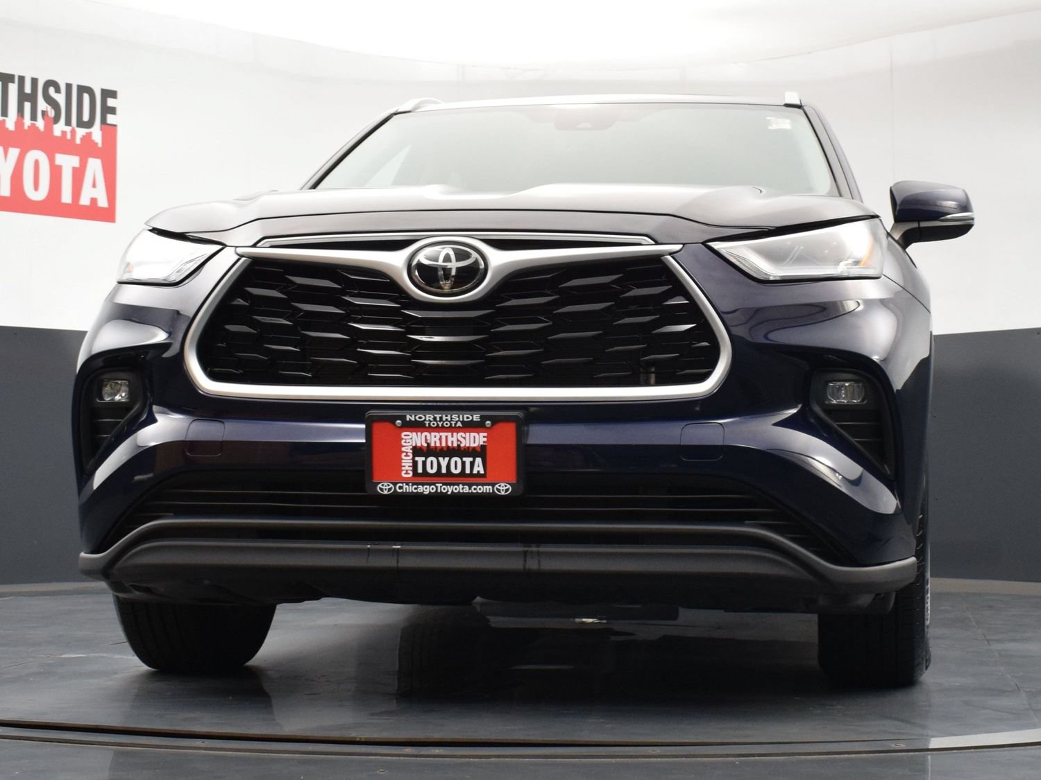 Used 2022 Toyota Highlander XLE AWD/4WD image 35