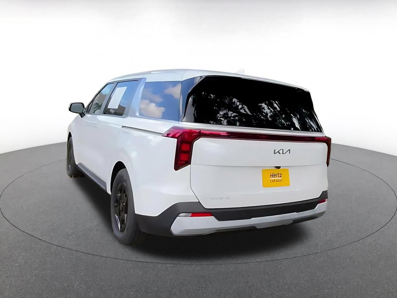 Used 2026 Kia Carnival FWD image 10