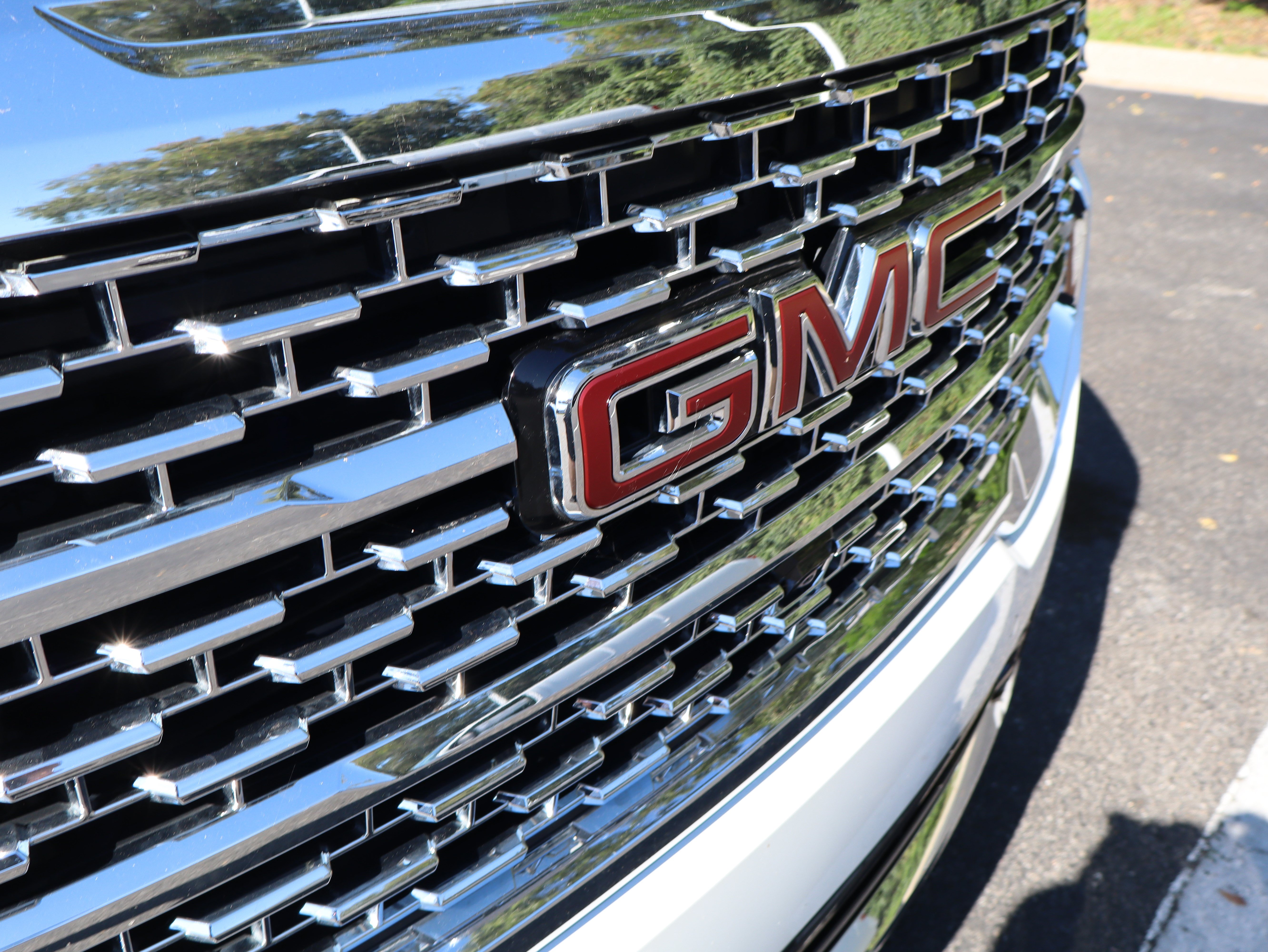 Used 2023 GMC Acadia Denali w/ Denali Ultimate Package FWD image 13