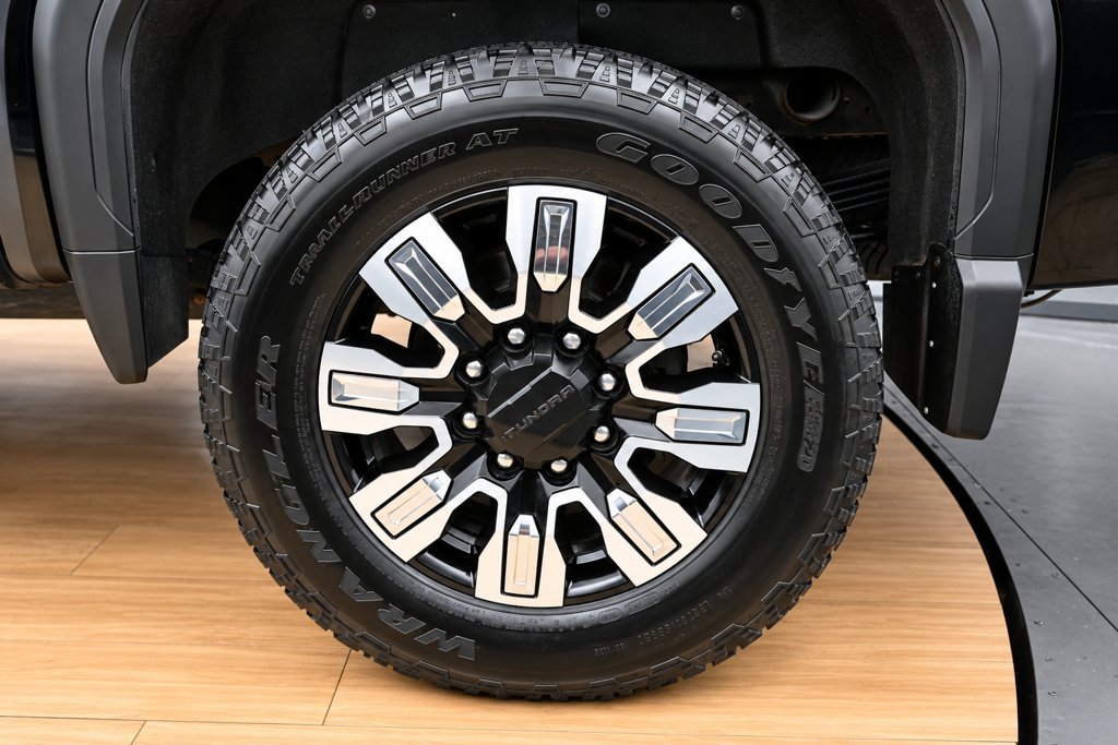 Used 2024 GMC Sierra 2500 Denali w/ Denali Reserve Package AWD/4WD image 10
