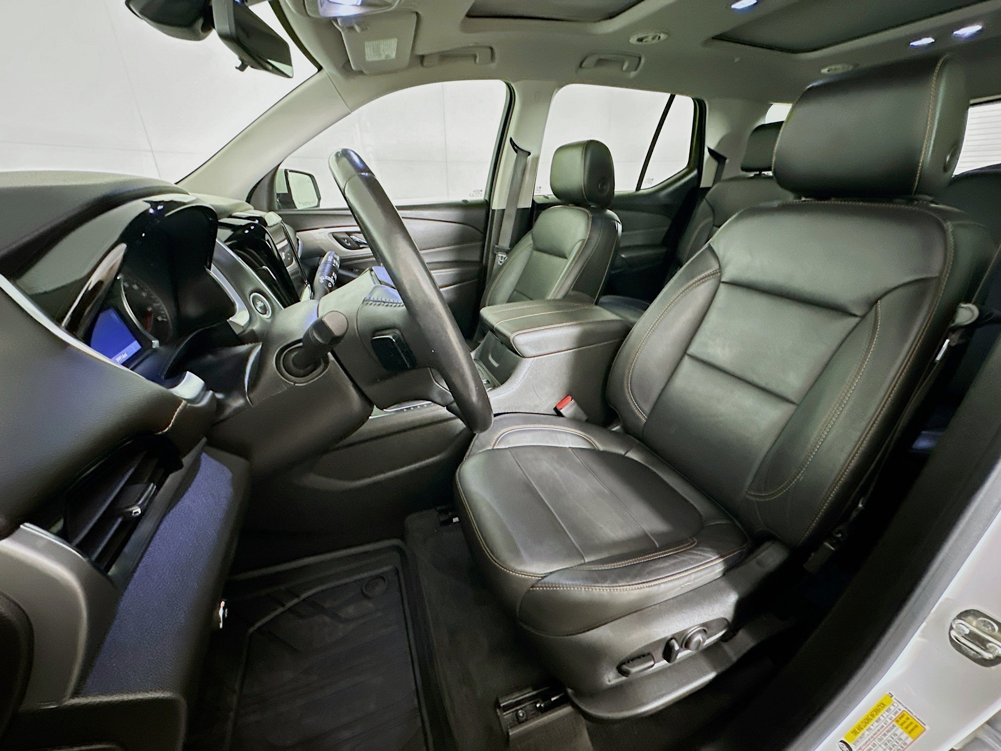 Used 2020 Chevrolet Traverse RS w/ LPO, Floor Liner Package AWD/4WD image 13