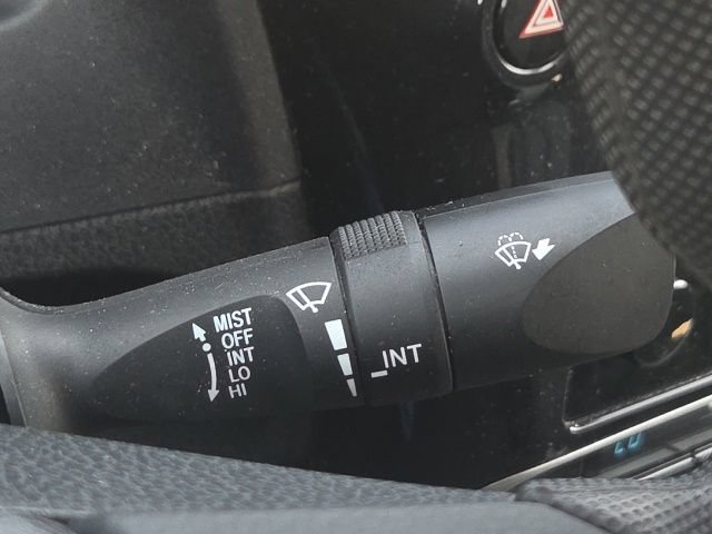 Used 2018 Toyota Corolla LE w/ Carpet Mat Package (TMS) FWD image 34