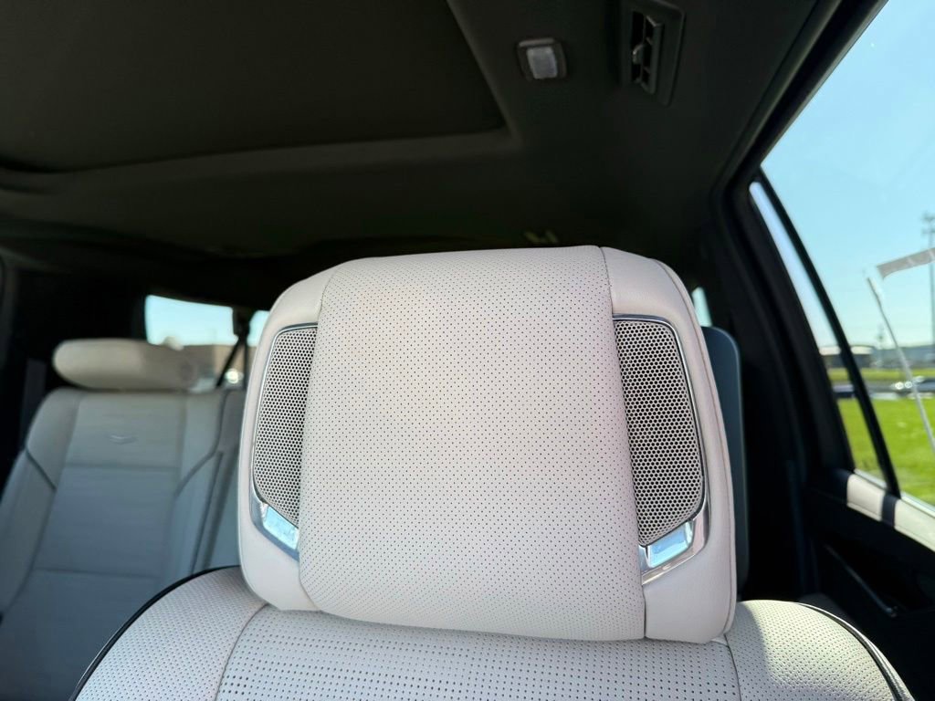 Used 2023 Cadillac Escalade ESV Sport w/ Touring Package AWD/4WD image 28