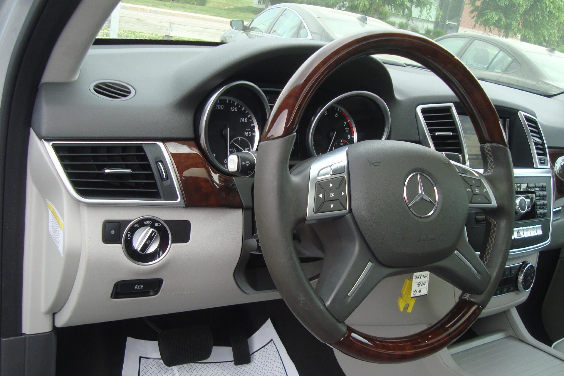 Used 2012 Mercedes-Benz ML 350 4MATIC image 11