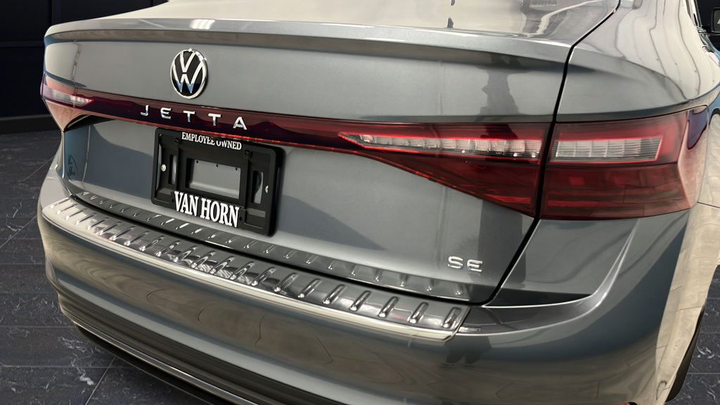 Used 2025 Volkswagen Jetta SE w/ Sunroof Package FWD image 35