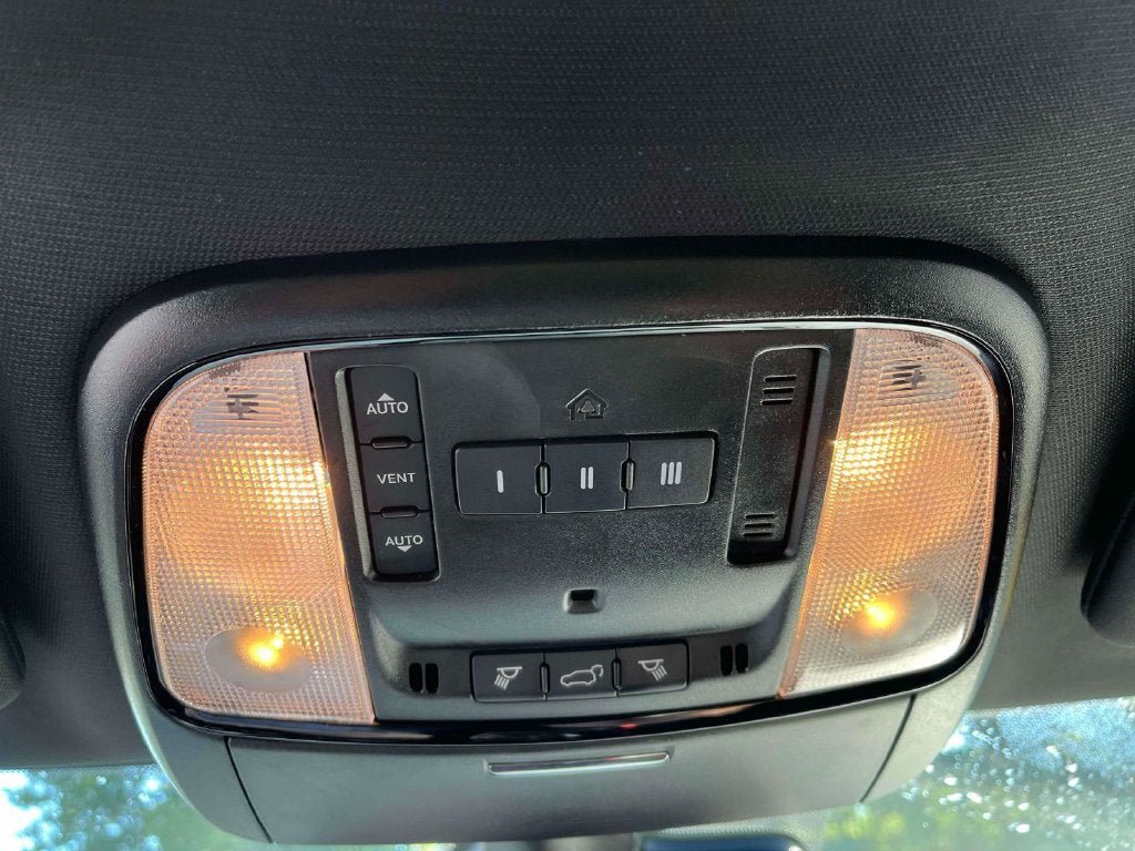 Used 2024 Dodge Durango GT AWD/4WD image 35
