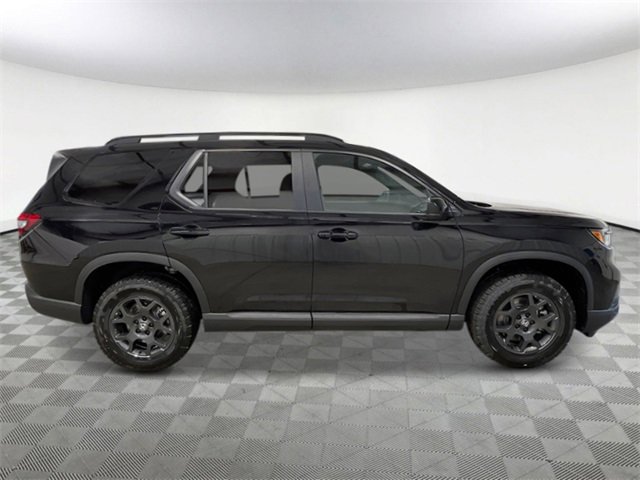 New 2025 Honda Pilot TrailSport image 9