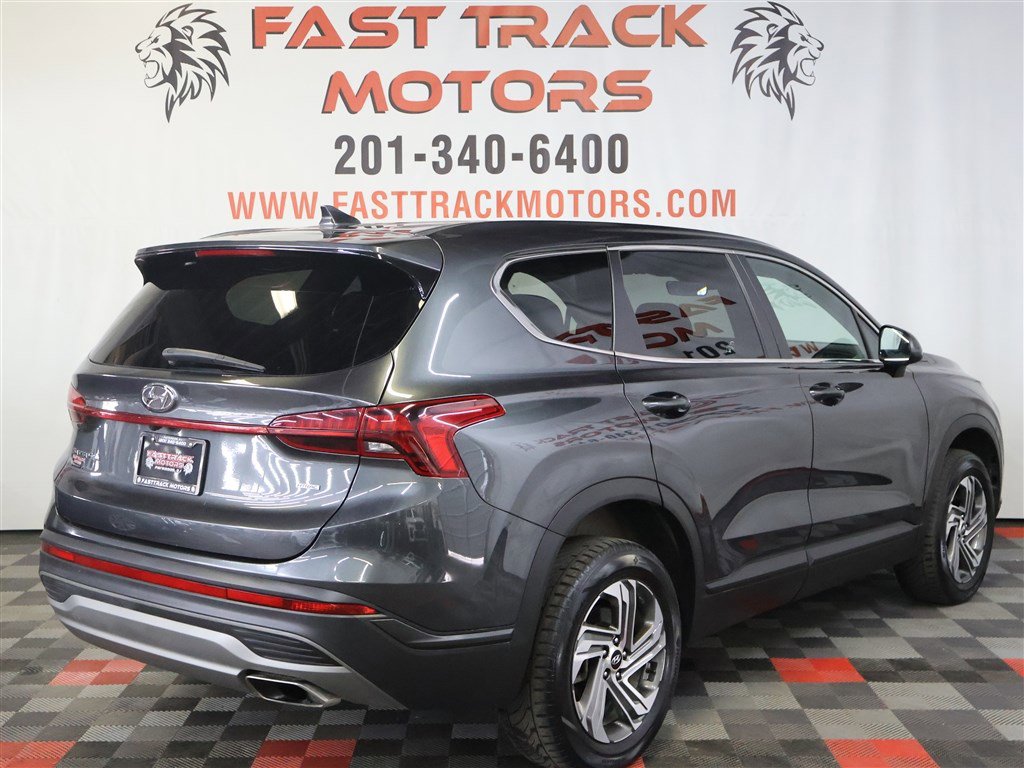 Used 2023 Hyundai Santa Fe SE image 6