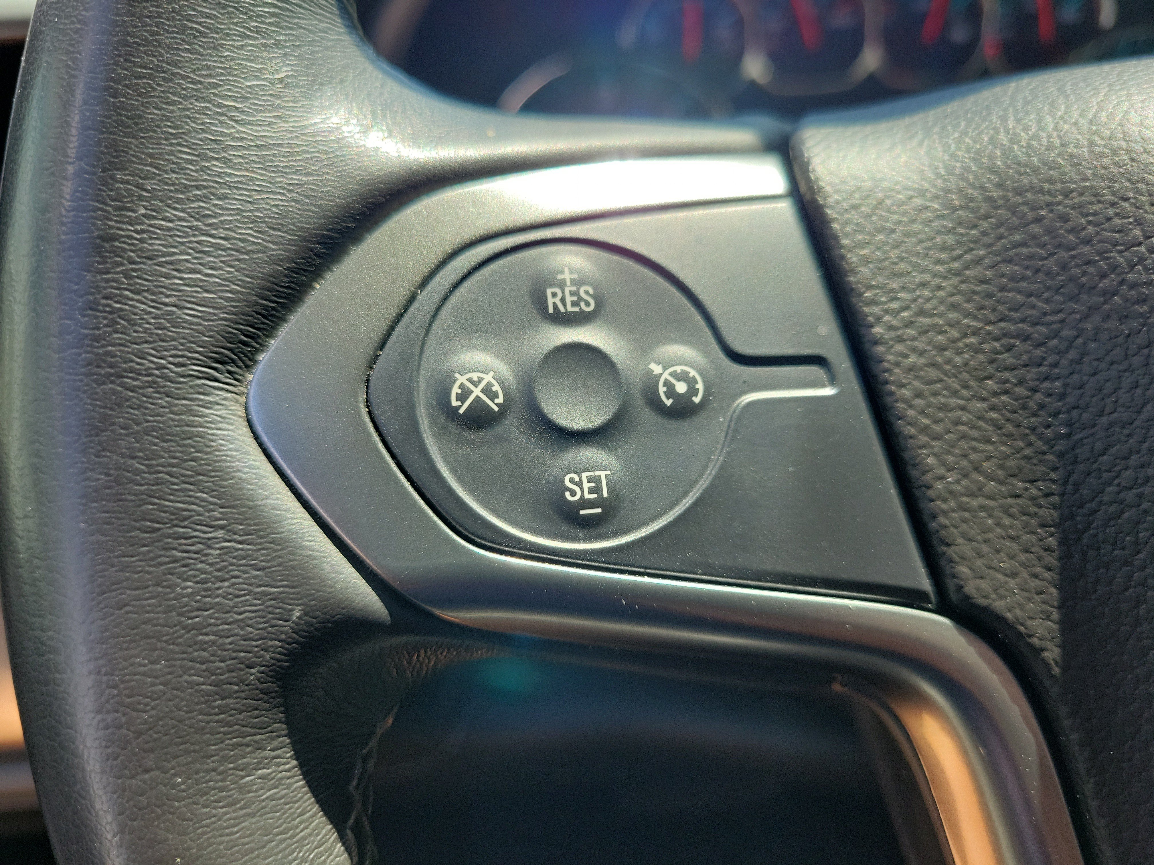 Used 2018 Chevrolet Silverado 1500 LTZ RWD image 27