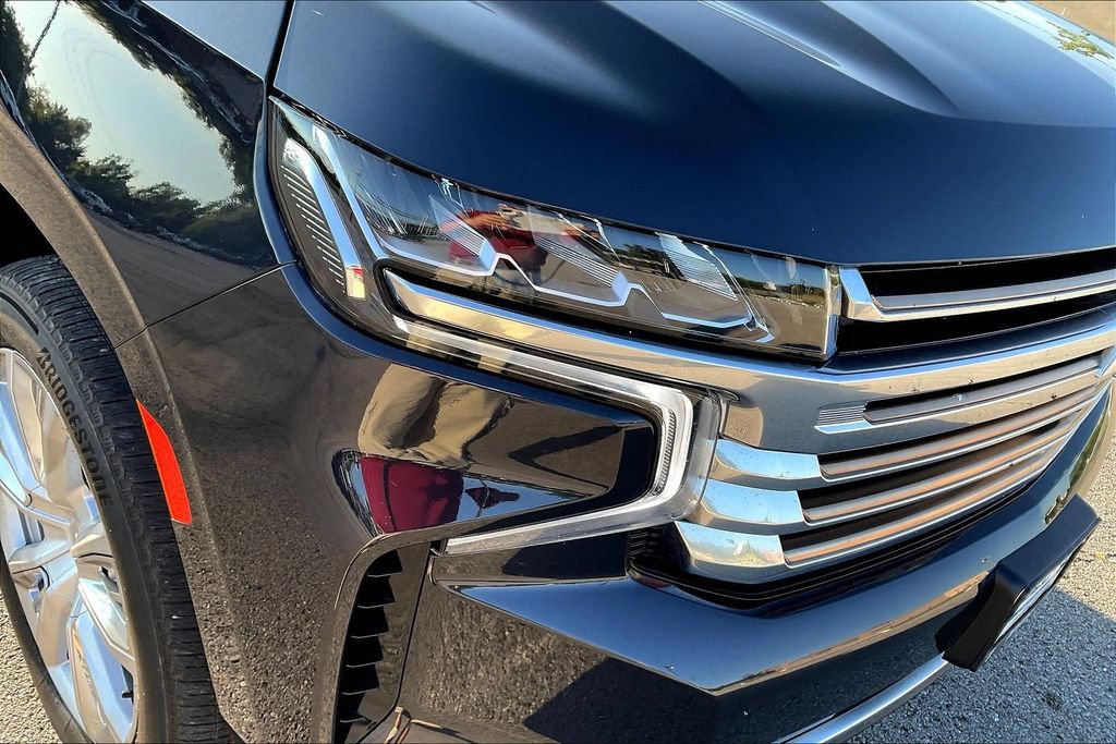 Used 2024 Chevrolet Suburban High Country RWD image 27