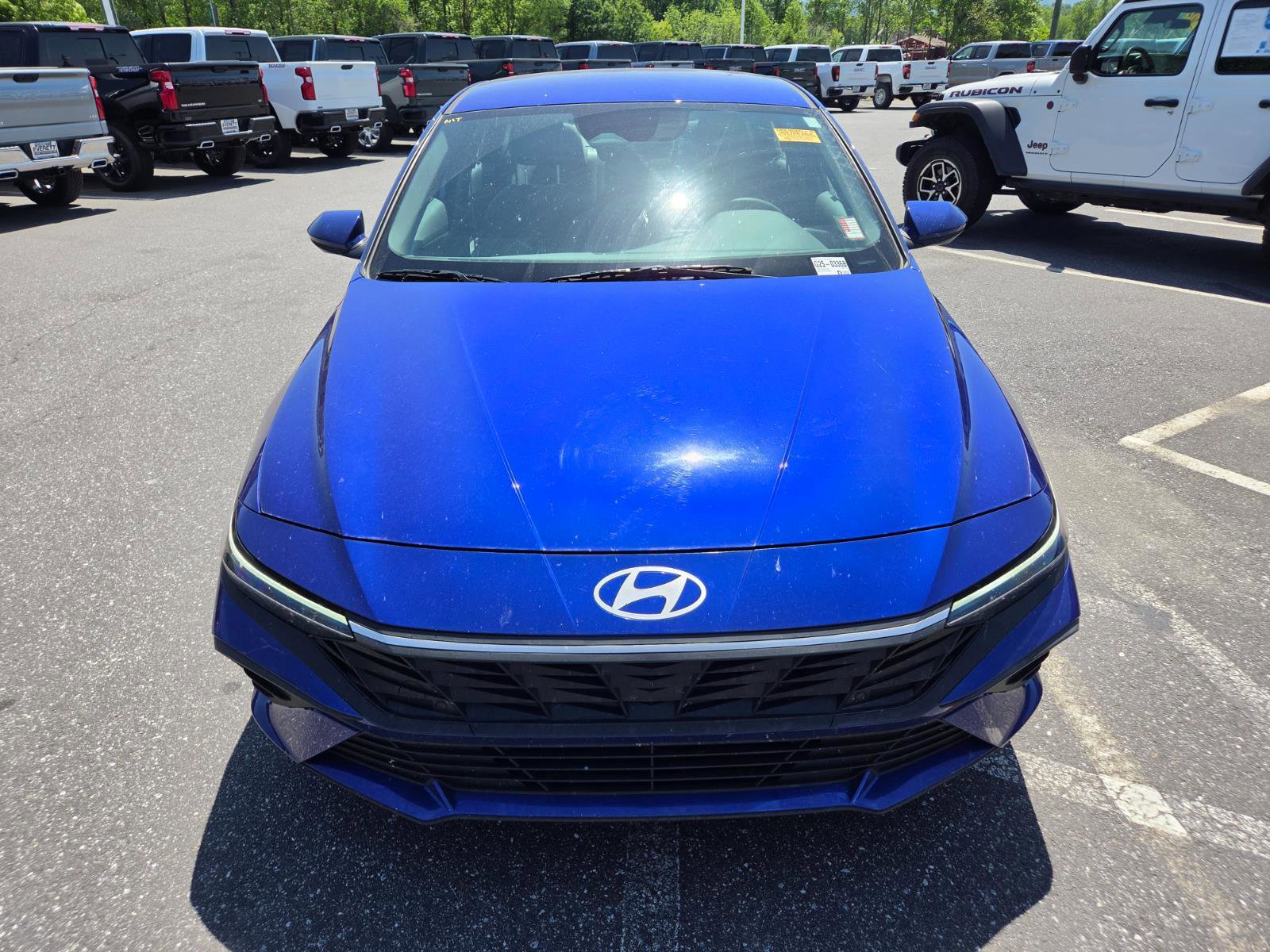 Used 2024 Hyundai Elantra SEL image 2