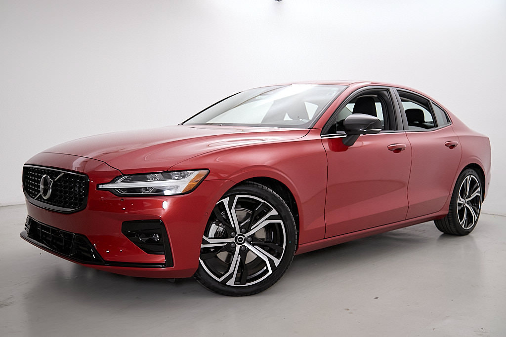 Certified 2024 Volvo S60 B5 Plus AWD/4WD image 2