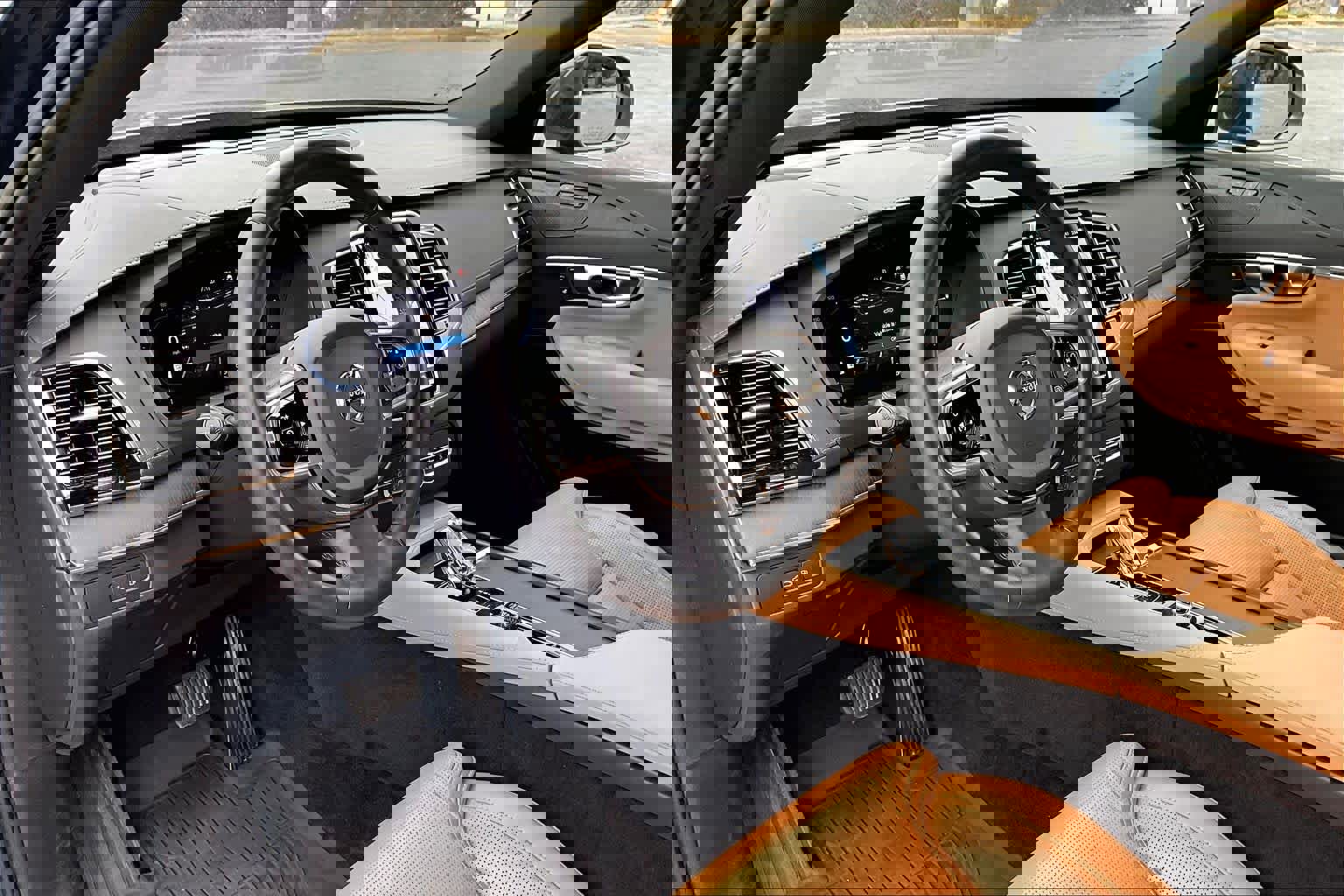 Used 2023 Volvo XC90 T8 Ultimate image 18