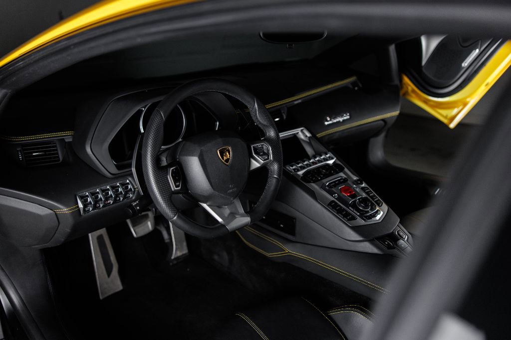 Used 2013 Lamborghini Aventador LP 700-4 image 19