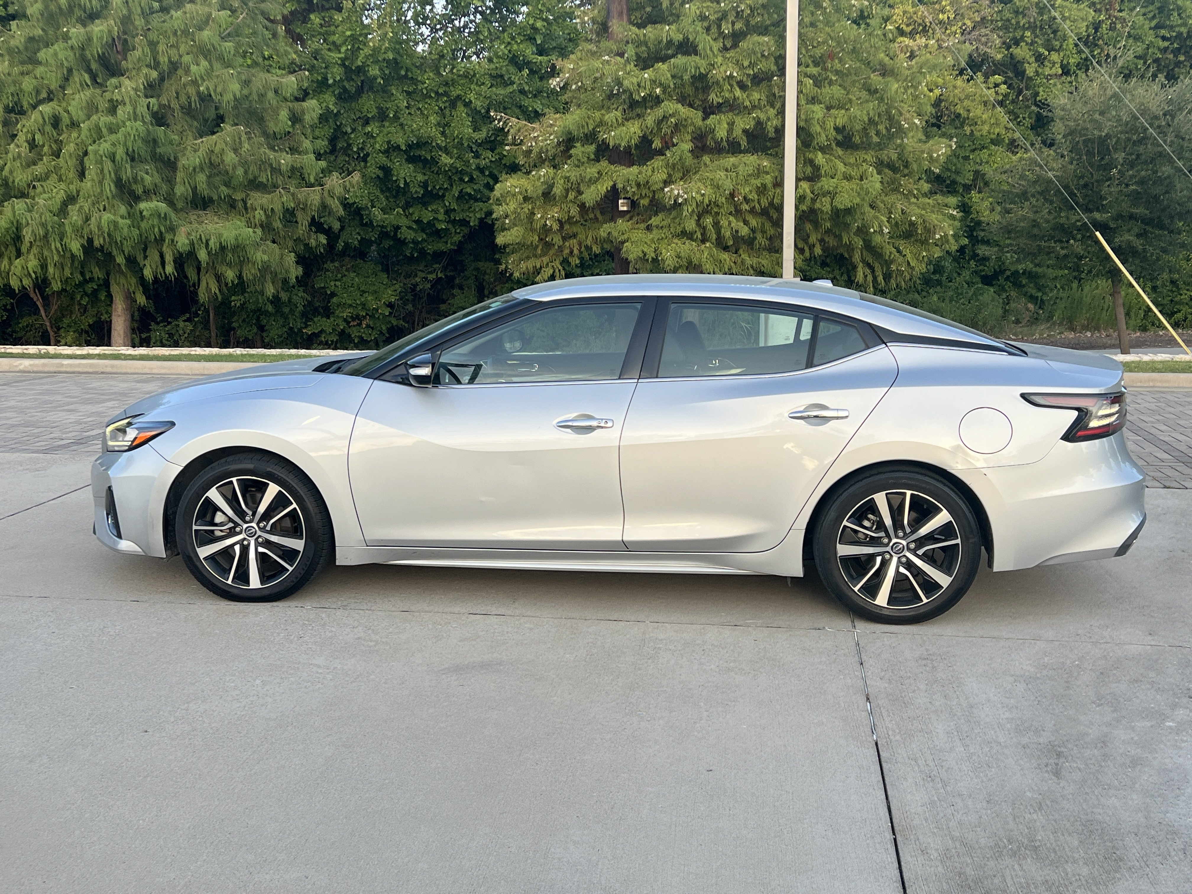 Used 2023 Nissan Maxima SV w/ Floor Mat Group FWD image 6