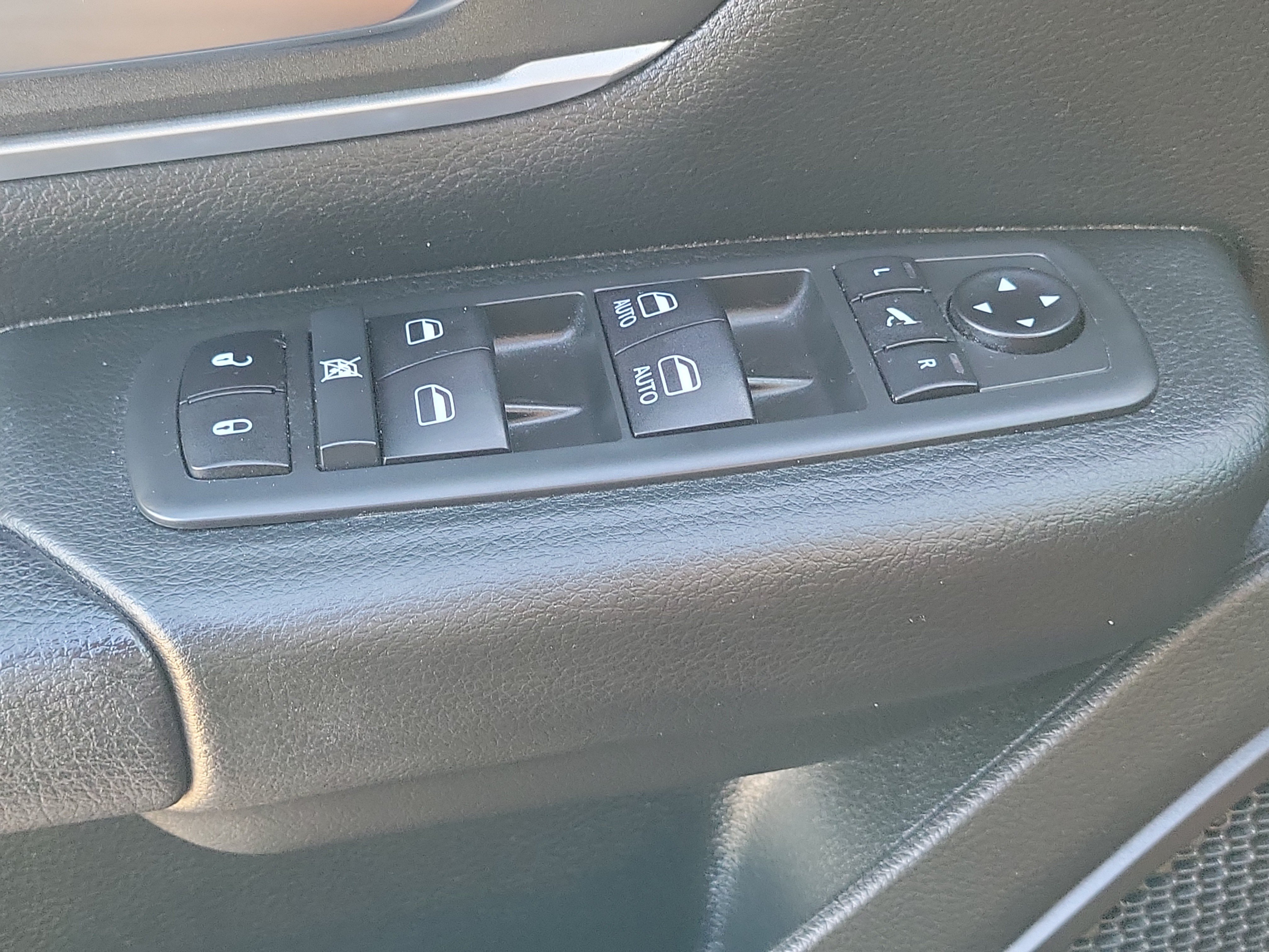 Used 2021 RAM 1500 2WD Crew Cab image 27