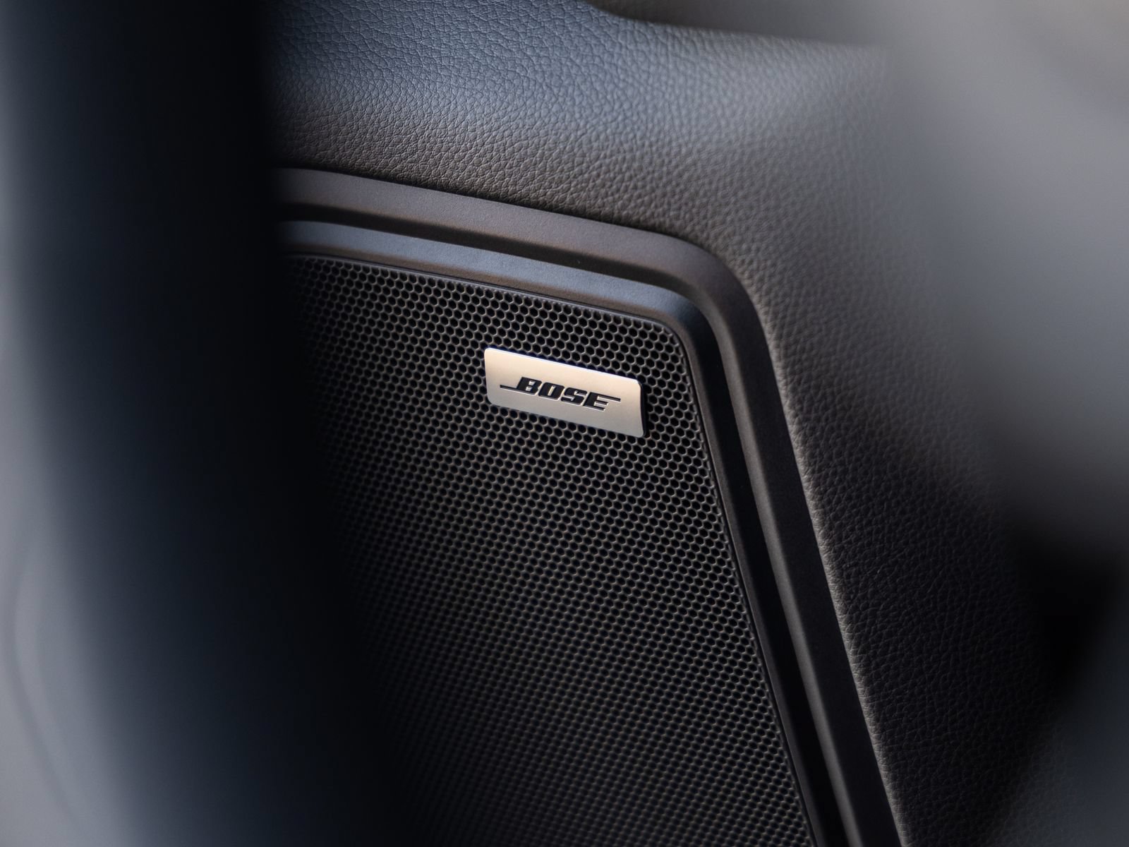 Certified 2026 Porsche Macan Turbo AWD/4WD image 24