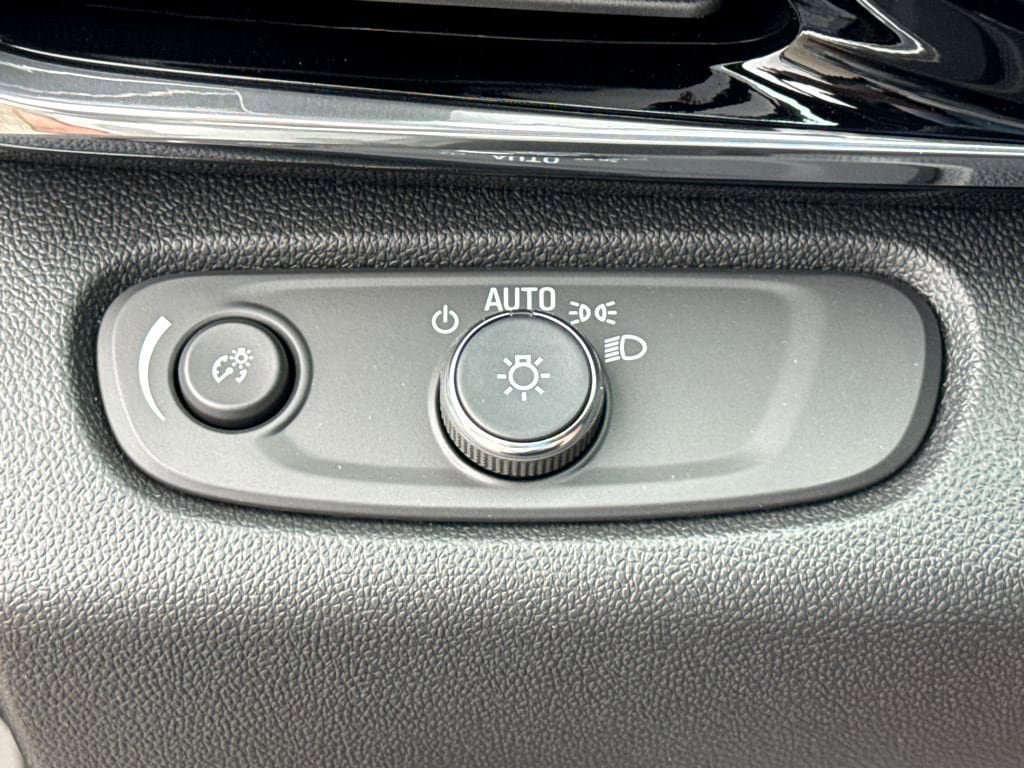 New 2026 Buick Envista Sport Touring w/ Convenience I Package FWD image 10