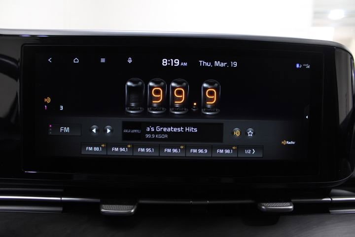 Used 2022 Kia Carnival SX image 3