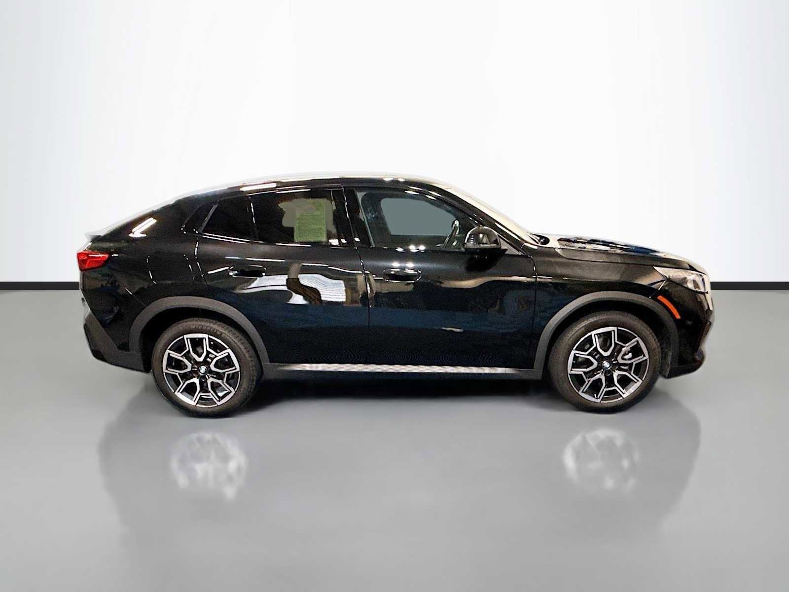 Certified 2025 BMW X2 xDrive28i AWD/4WD image 7