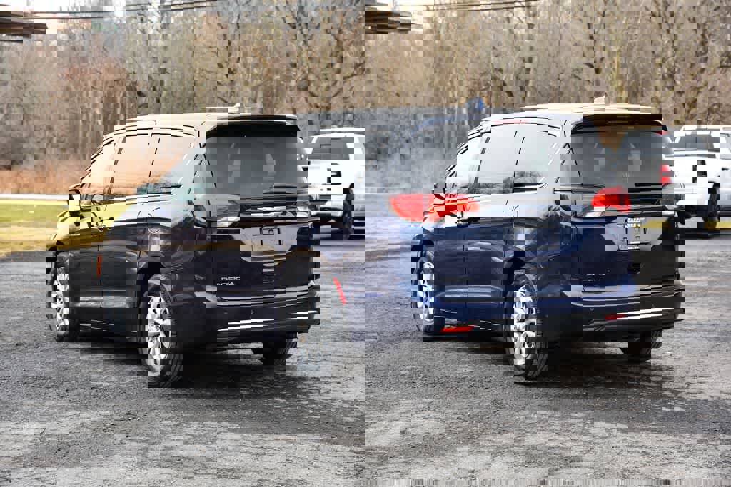 Certified 2019 Chrysler Pacifica Touring Plus image 5