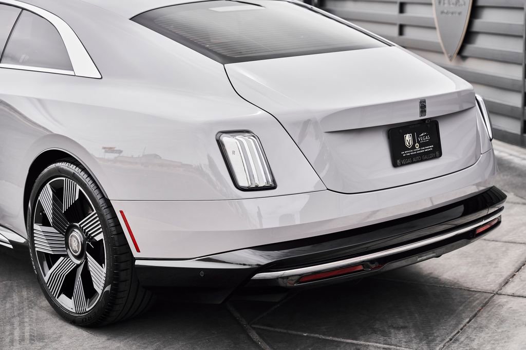 Used 2025 Rolls-Royce Spectre w/ Spectre Launch Package AWD/4WD image 10