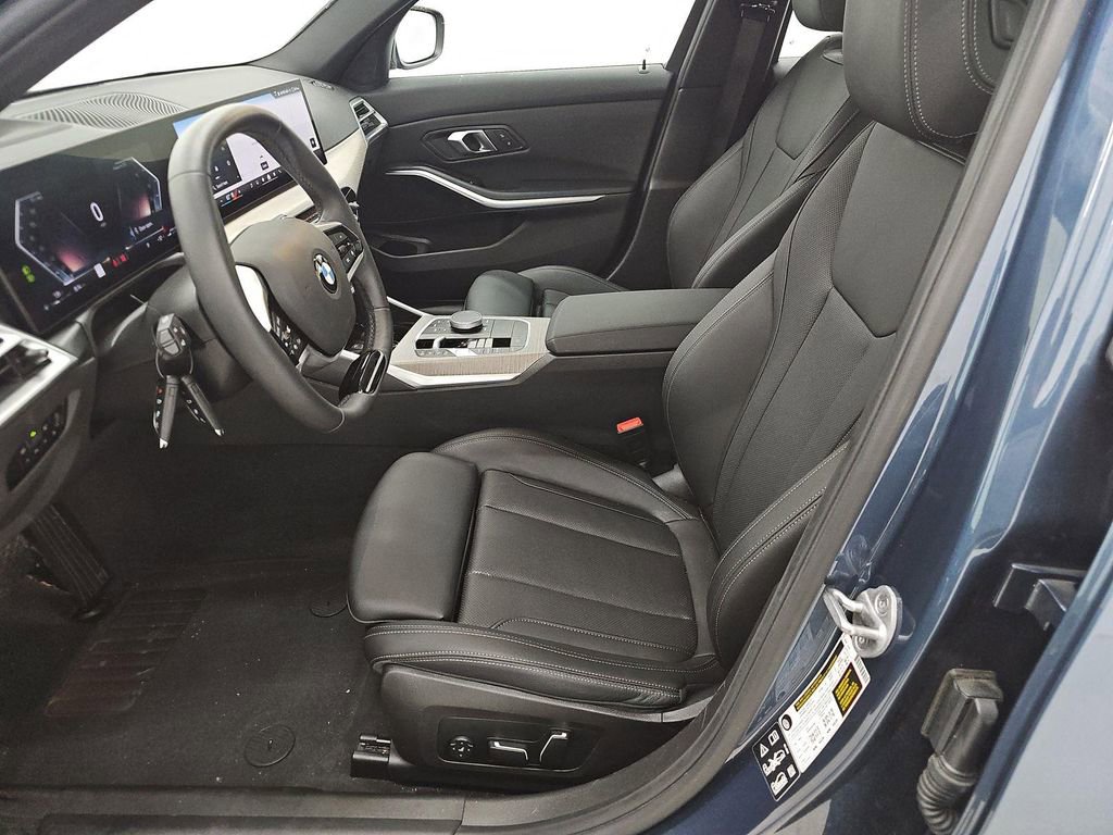 Certified 2025 BMW 330i xDrive Sedan image 4