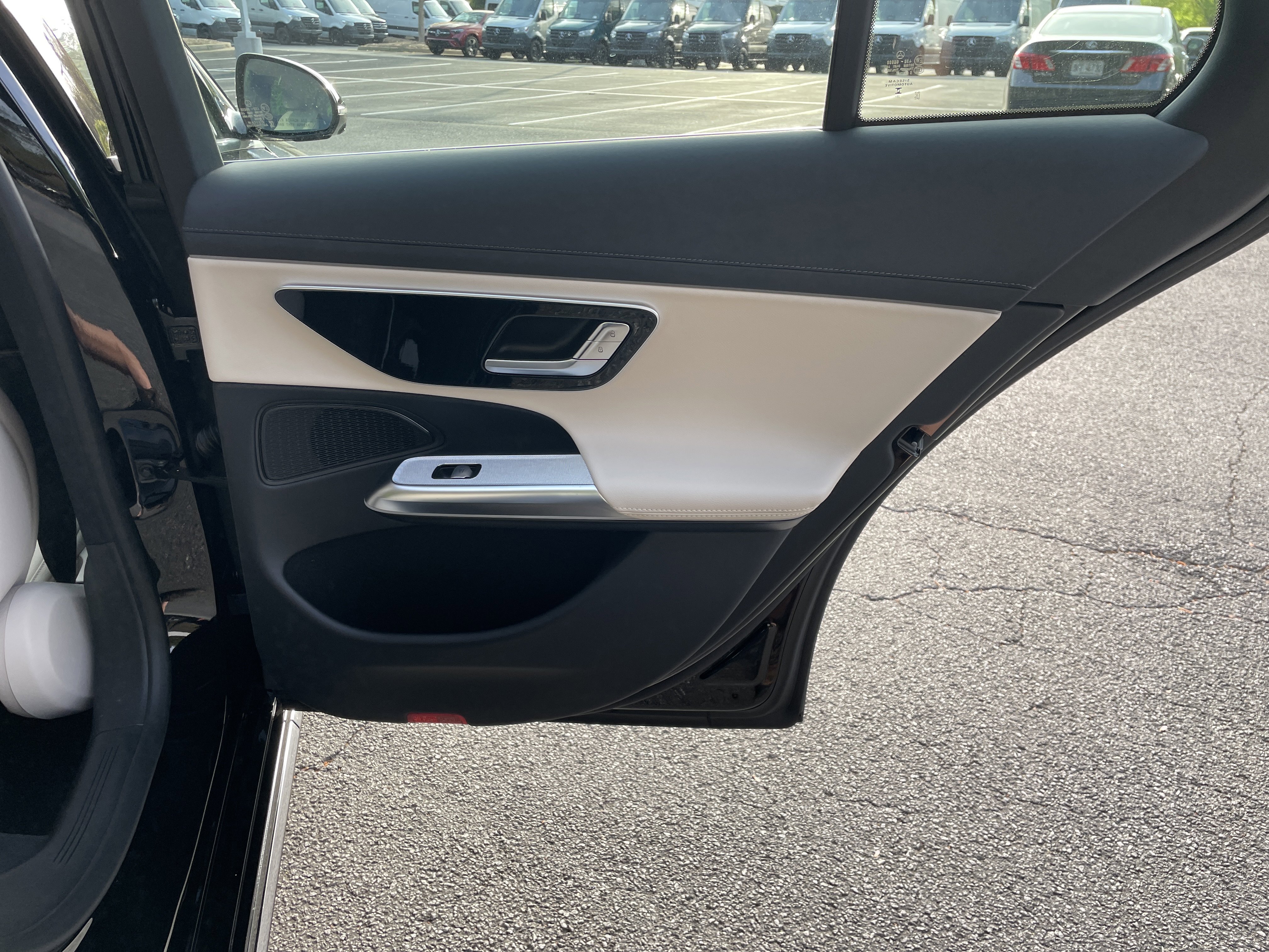 New 2026 Mercedes-Benz E 350 4MATIC Sedan image 39