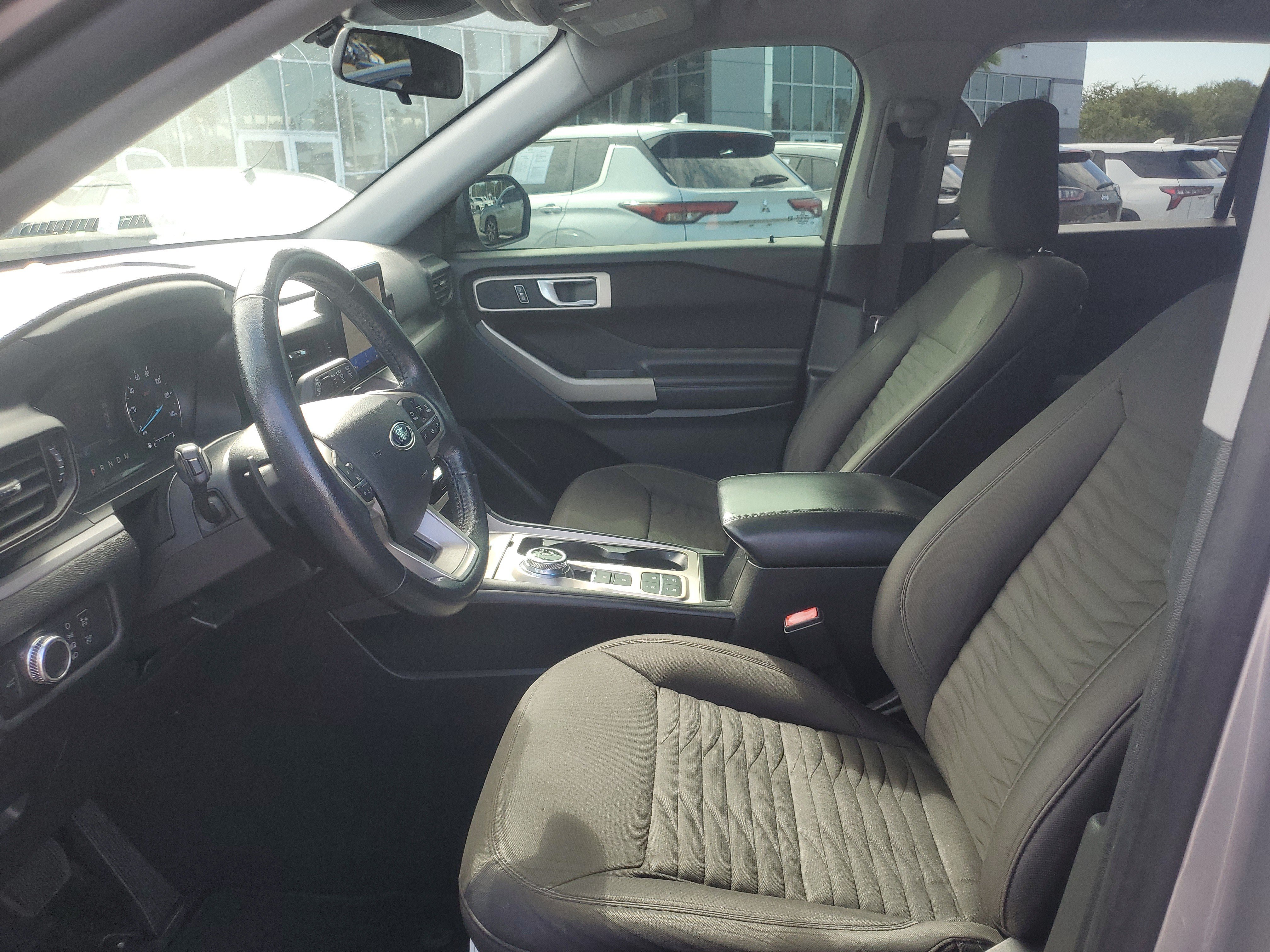 Used 2020 Ford Explorer XLT RWD image 14