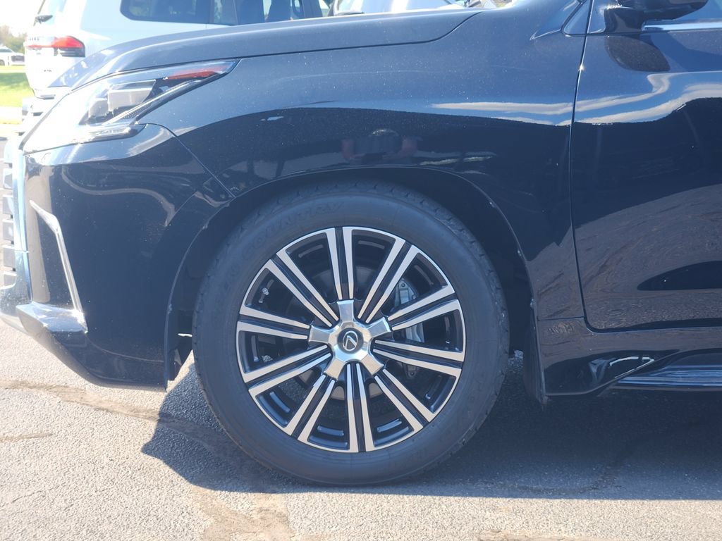 Used 2021 Lexus LX 570 4WD w/ Luxury Package image 8