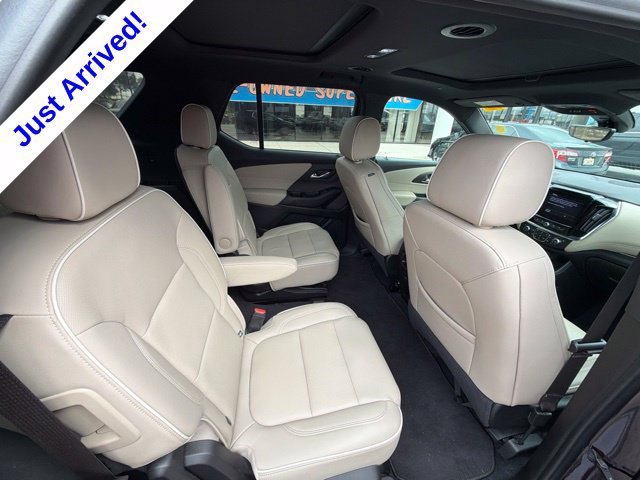 Used 2023 Chevrolet Traverse Premier FWD image 32