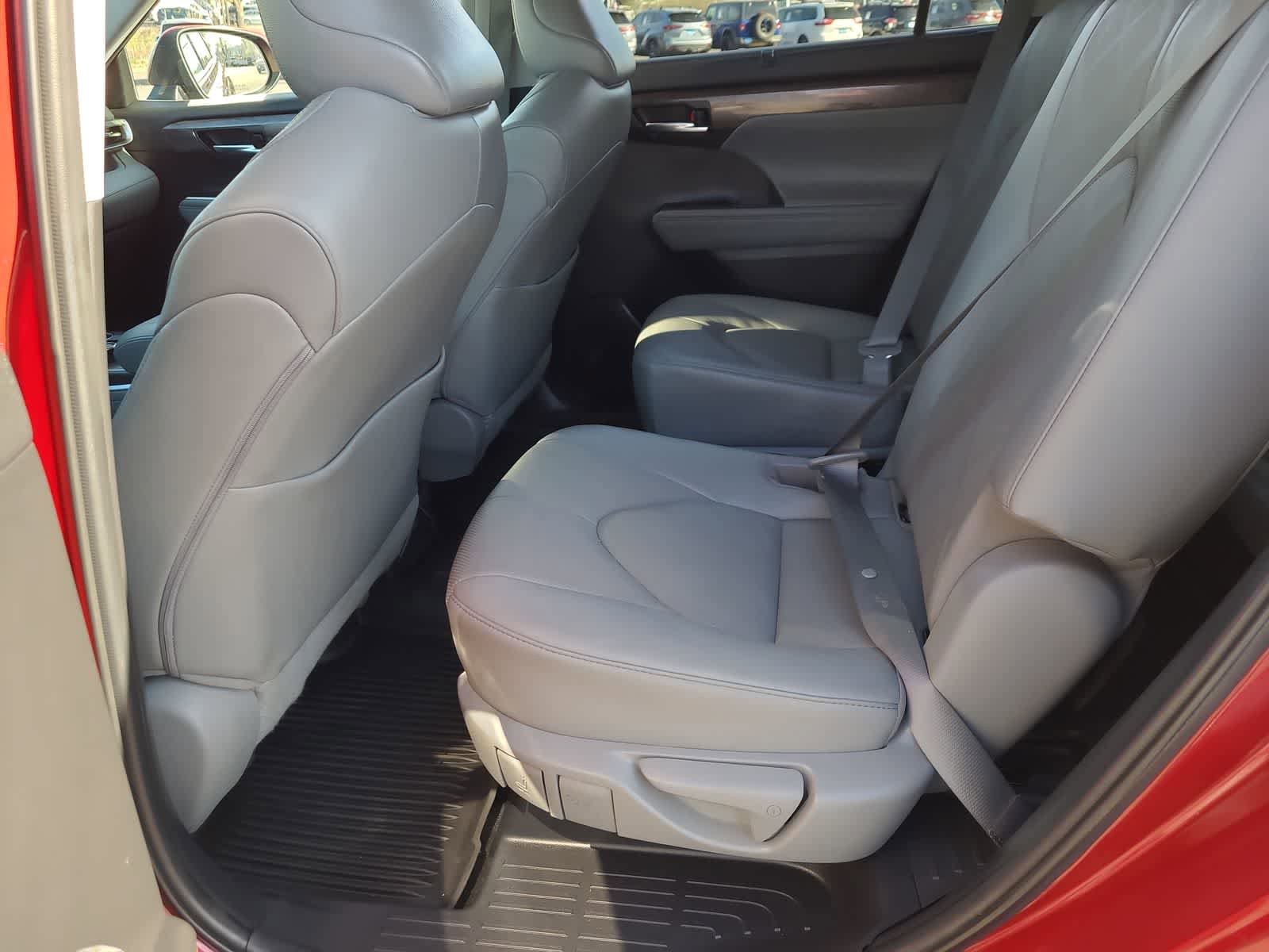 Used 2022 Toyota Highlander Platinum AWD/4WD image 21