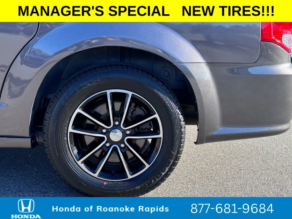 Used 2019 Dodge Grand Caravan SE image 32