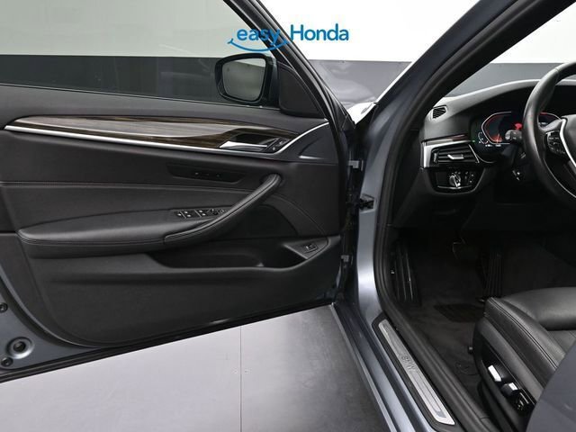 Used 2021 BMW 530i xDrive w/ Convenience Package image 17