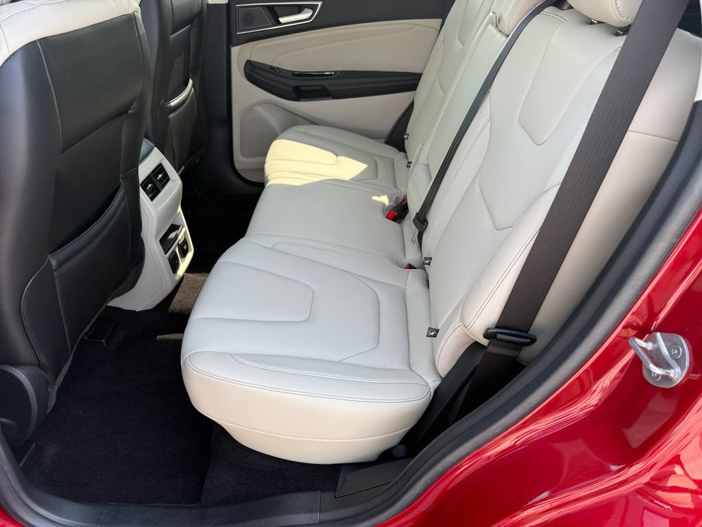 Used 2020 Ford Edge Titanium AWD/4WD image 11